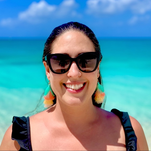 Meet Your Posher - Picture 2 of 3